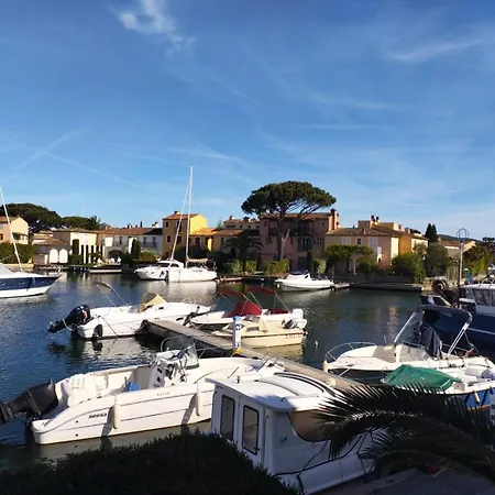Vue Sur Le Canal De Port * גרימו